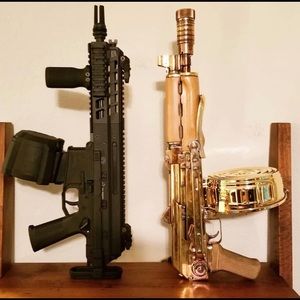 Meet your Posher, Derrick